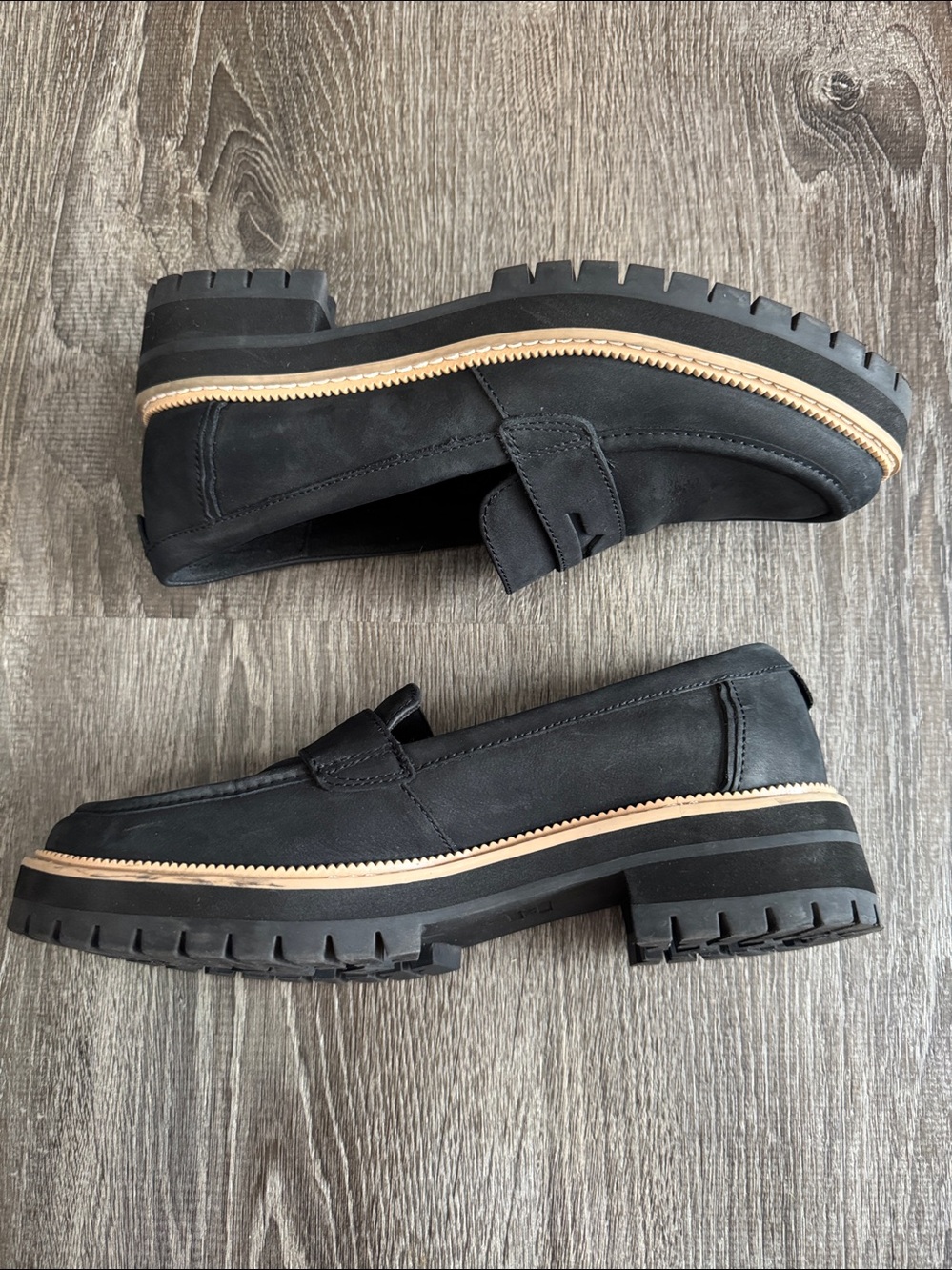 TOMS Cara Black Leather Penny Loafers with Tan Trim - Picture 4 of 9